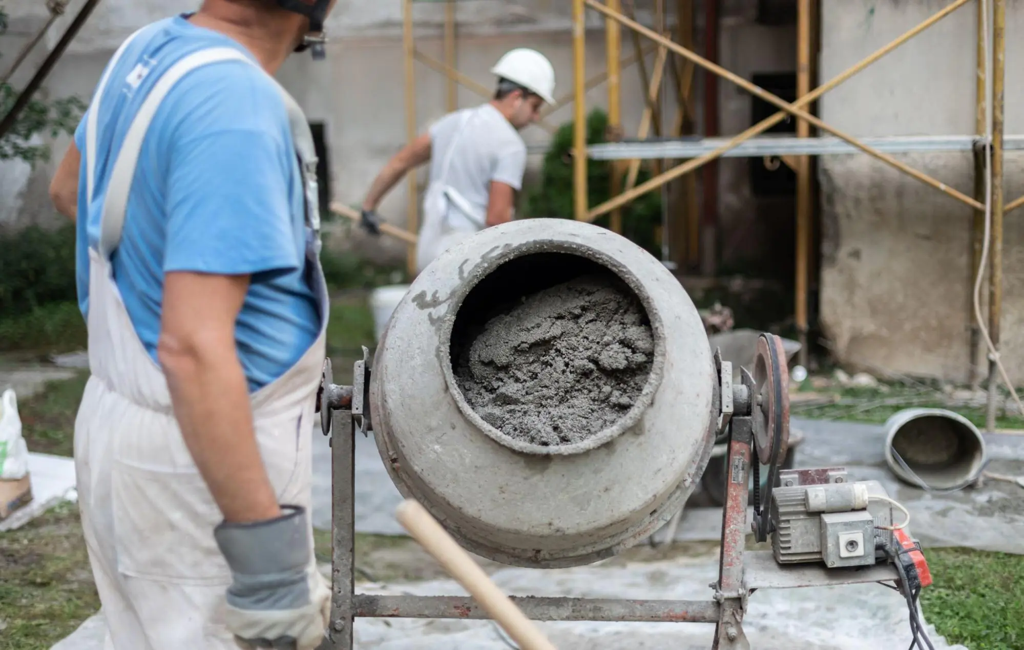 Cường độ bê tông: Yếu tố ảnh hưởng & ứng dụng trong xây dựng